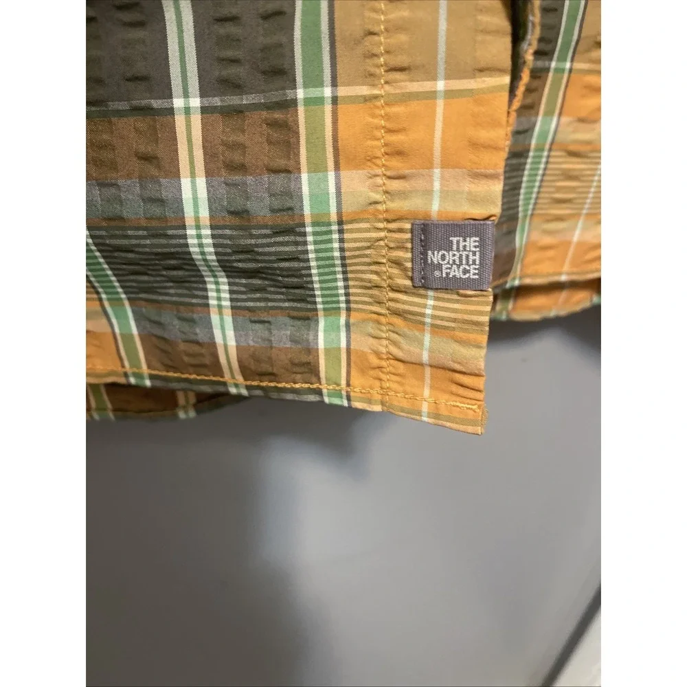The North Face Men's Short Sleeved Plaid Button Up Shirt With Pocket XL yellow